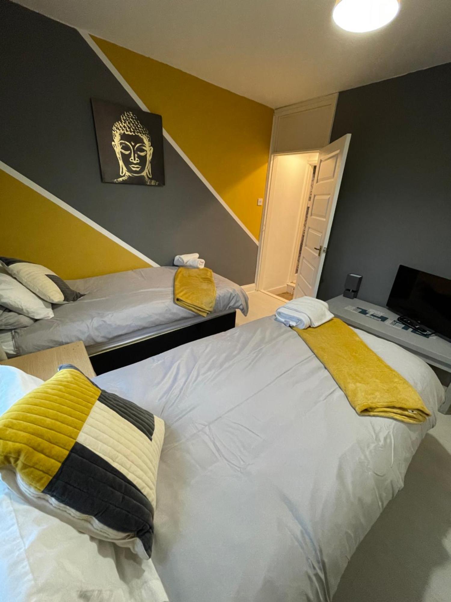 Home Sweet Home In Rg1 With Free Parking 雷丁 外观 照片