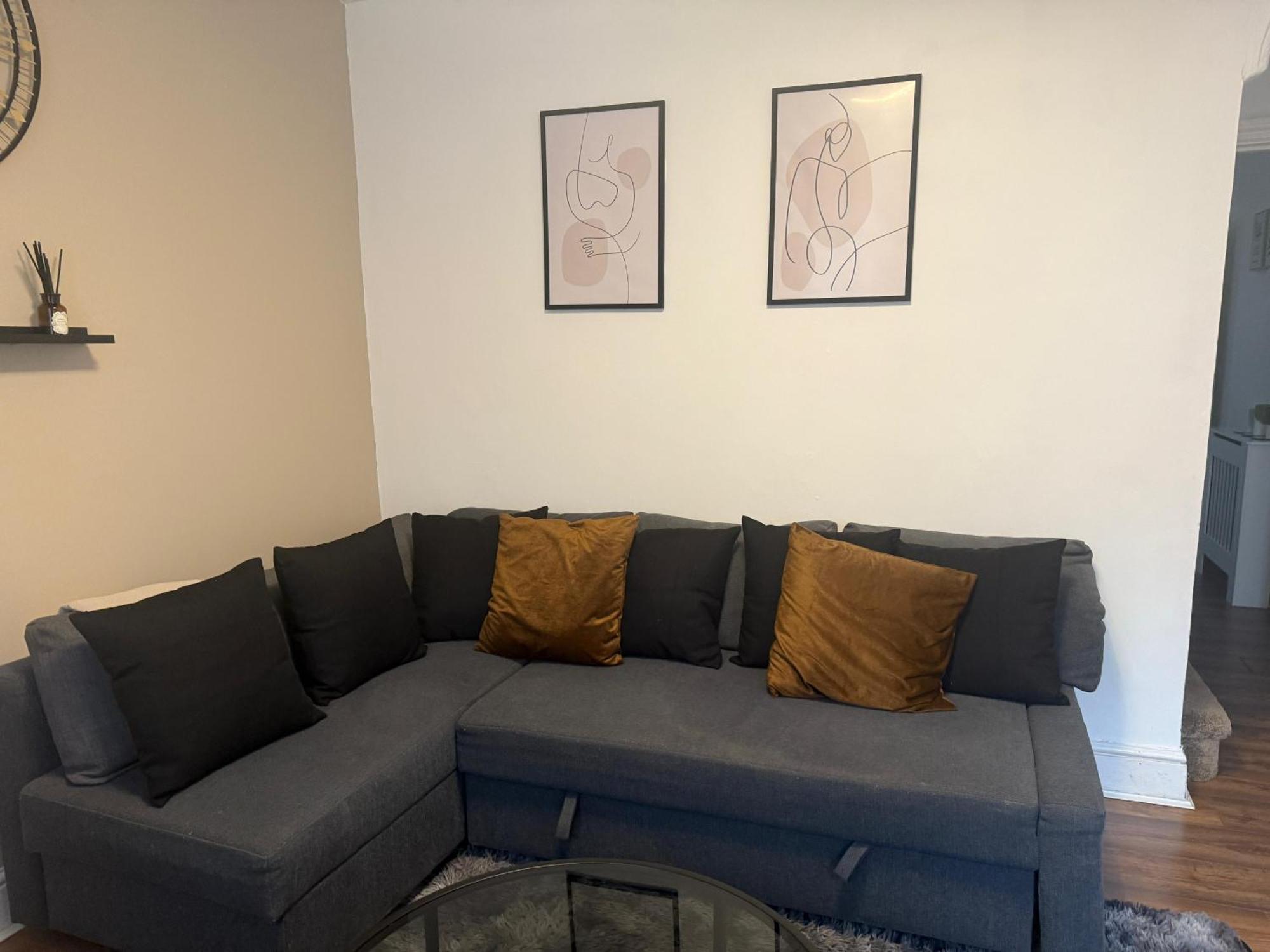 Home Sweet Home In Rg1 With Free Parking 雷丁 外观 照片